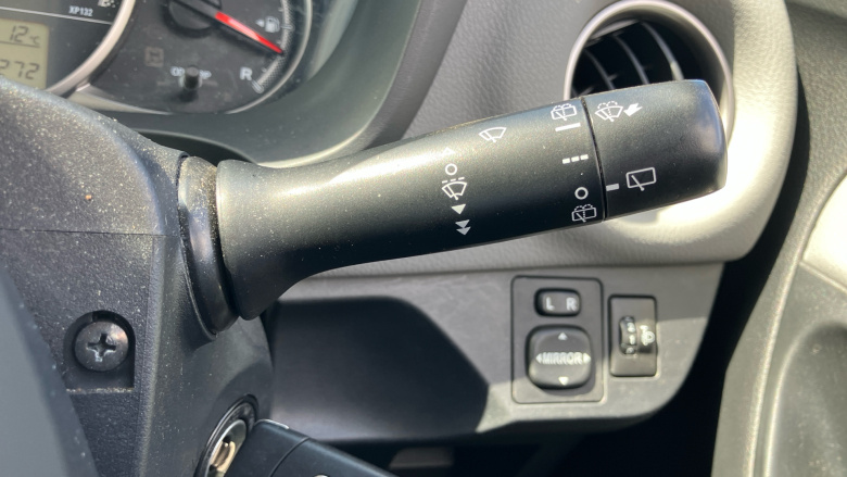 Toyota Yaris 1.33 VVT-i Icon 5dr Petrol Hatchback